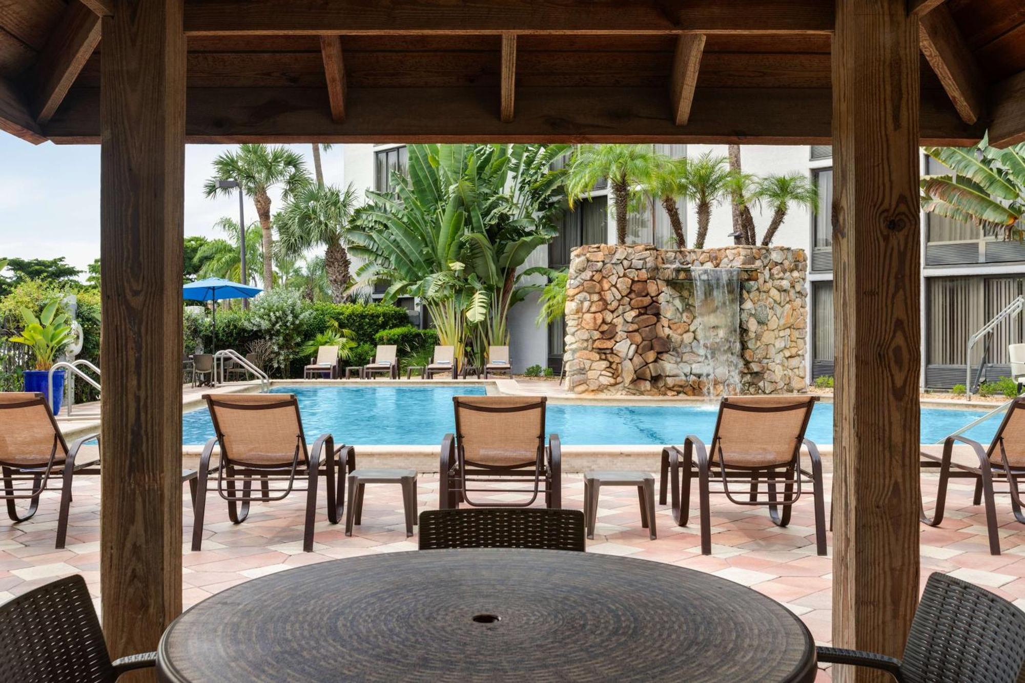 Doubletree By Hilton Fort Myers At Bell Tower Shops Dış mekan fotoğraf