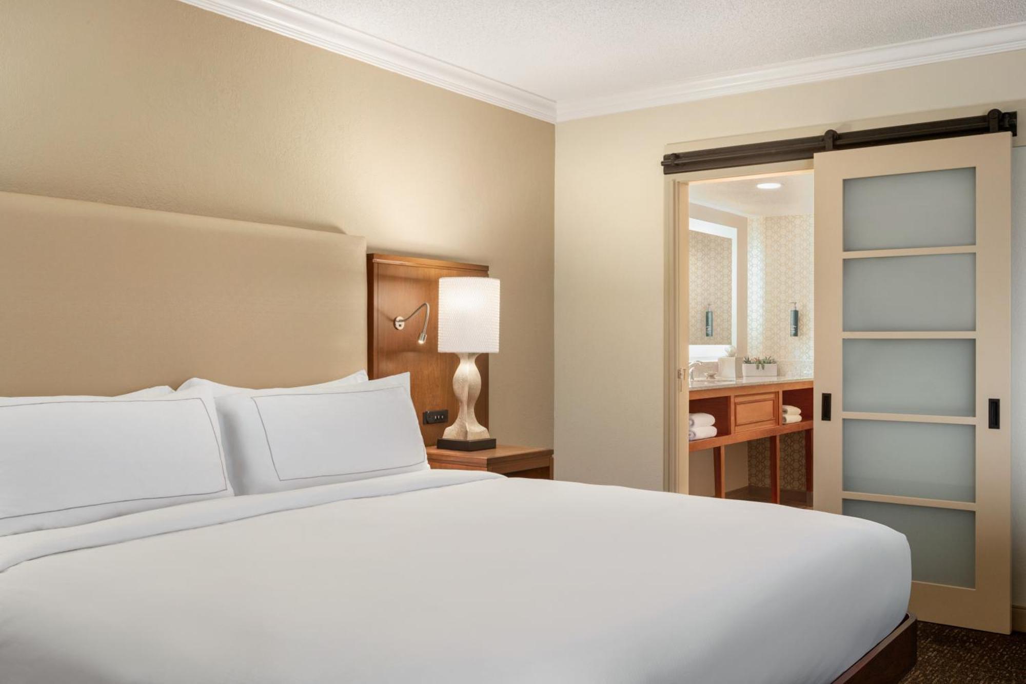 Doubletree By Hilton Fort Myers At Bell Tower Shops Dış mekan fotoğraf