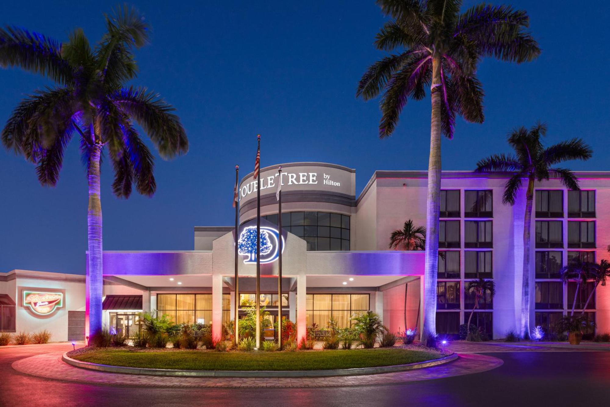 Doubletree By Hilton Fort Myers At Bell Tower Shops Dış mekan fotoğraf
